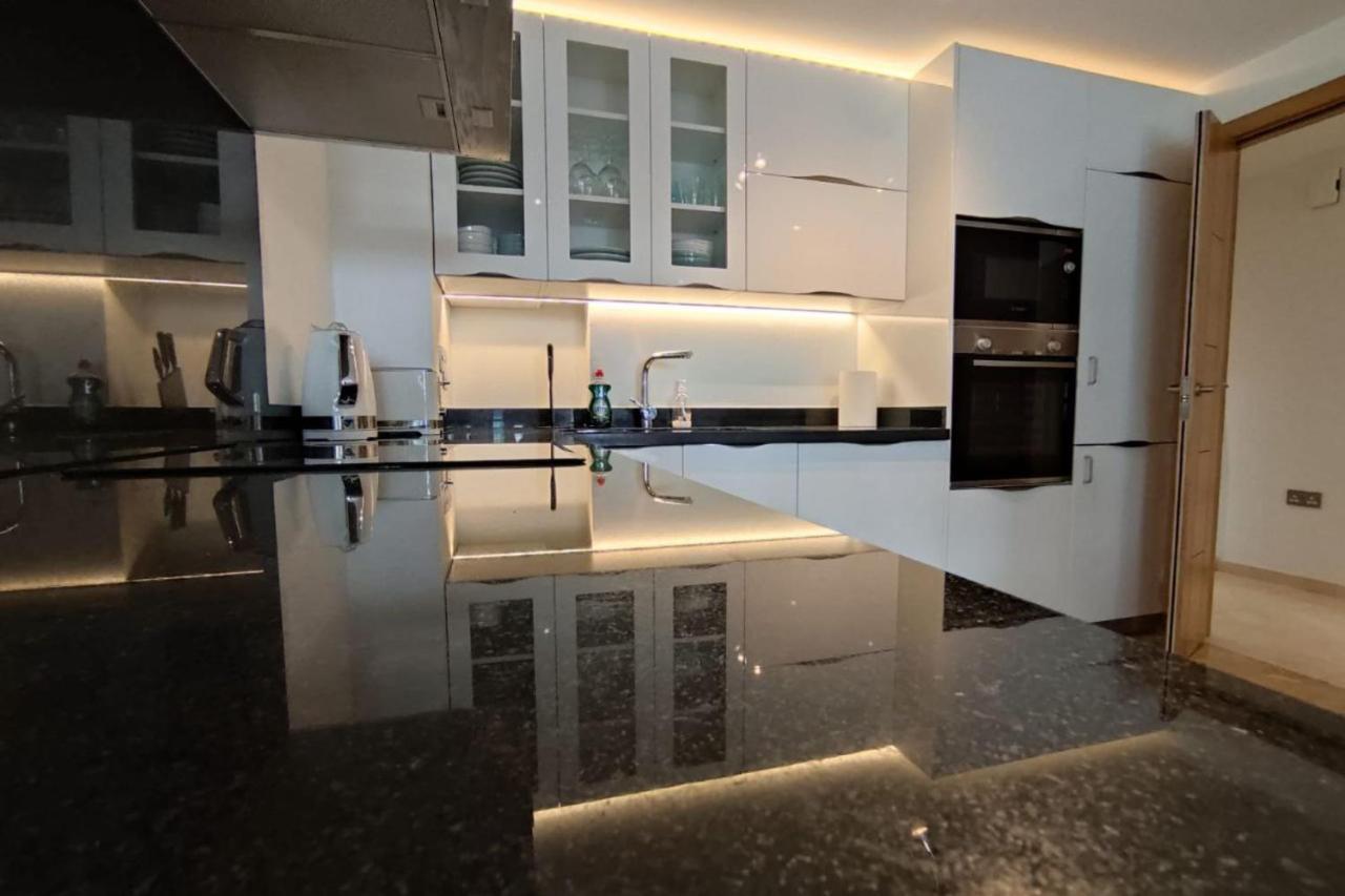 Seaside Serenity Oasis - High Floor - Stunning Views Gibraltar Exterior photo